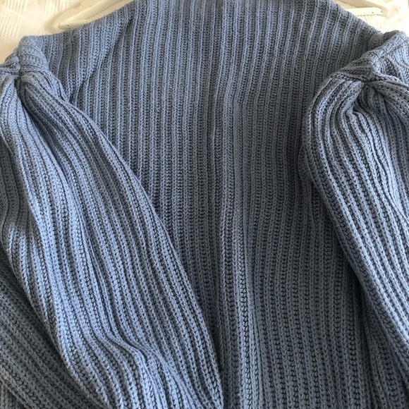 💙NA-KD Knitted Blue Oversized Sweater, High Neck with Puff Sleeves💙 - Picture 3 of 9